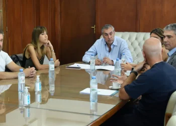 Mendoza firmó un convenio con Amazon para capacitar en habilidades digitales