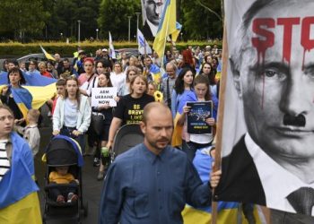 Miles de personas marcharon por las calles en Europa para apoyar a Ucrania en el primer aniversario de la invasión rusa