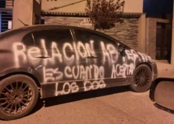 Neuquén, ¿tierra de amor y venganza?: lo escracharon por una supuesta infidelidad