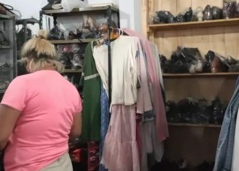 Desde Cáritas San Rafael ofrecen ropa a muy bajos  precios para ayudar a los que menos tienen