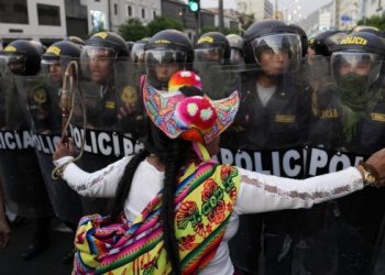 Perú suma otra muerte en las protestas y el Gobierno extiende el estado de emergencia