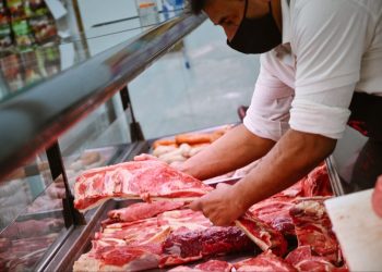 Desde el sector de la carne vacuna  explican que aún les falta subir un 40% el precio