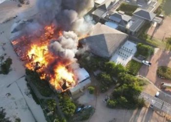 Un devastador incendio se produjo en un parador de San Ignacio, en Punta del Este
