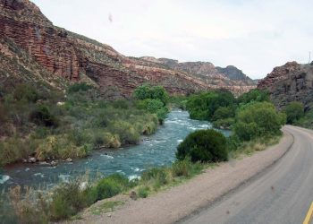 Solicitan una planta de agua potable  y un operador de cloacas en Valle Grande