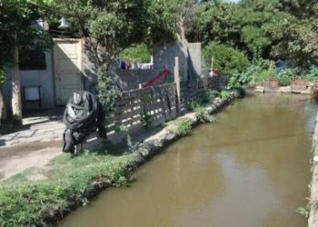 Otra tragedia en el país: se ahogó un bebé de 10 meses al caer en un canal de riego