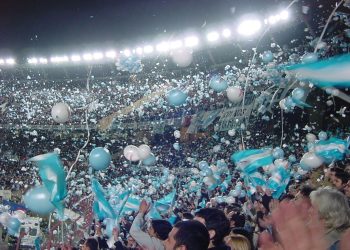 Faltó al trabajo para ir a ver a la Selección, dijo que estaba enferma y la echaron tras aparecer en TV