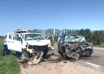 Grave siniestro vial en Alvear  deja dos personas muertas y cinco heridas