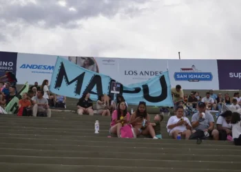 Así se vive la ansiada previa del Acto Central 2023 que coronará a una nueva soberana