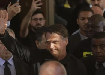 Bolsonaro regresa a Brasil tras pasar tres meses en Florida