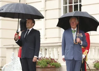 Carlos III posterga su viaje oficial a Francia por las protestas contra la reforma jubilatoria