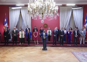 Chile: Boric cambió a cinco ministros a poco de cumplir un año en la presidencia