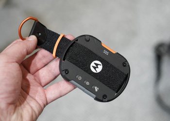 El nuevo dispositivo de Motorola que trae conexión satelital al celular desde cualquier parte