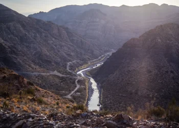 El Gobierno presentó el estudio ambiental para El Baqueano
