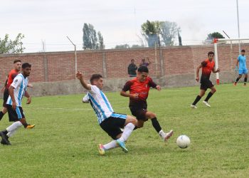 Fútbol: Atlético Pilares y Deportivo Argentino igualaron en un encuentro vibrante