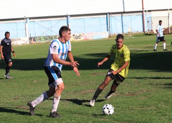 Deportivo Argentino goleó a Constitución en el inicio del fútbol local