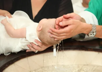La Iglesia de Italia tomó una inédita decisión con los padrinos ¿Qué pasará en Mendoza?