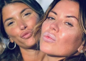 Las fotos de Karina Jelinek y Flor Parise a los besos en el festejo de cumpleaños de Belén Francese