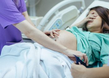 Expresan que continúa  la violencia obstétrica en hospitales y clínicas de todo el país