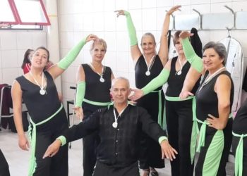 Con adultos mayores en la pista de baile, el grupo  “The Flowers Ballet” salió campeón mendocino