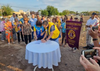 La unión hace la fuerza: colocaron la ‘piedra fundamental’ de la nueva escuela de Ortofonía y Sordos