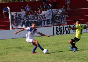 Fútbol: Pedal y Huracán ganaron para subirse a la cima junto a Deportivo Argentino
