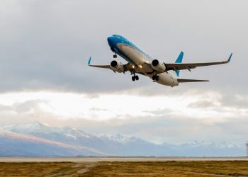 Se levantó el paro de controladores aéreos que iba a afectar los vuelos en Semana Santa