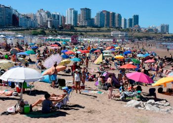 ​Nuevo récord del turismo: 33,8 millones de viajeros gastaron 1,3 billones de pesos en la temporada 2023