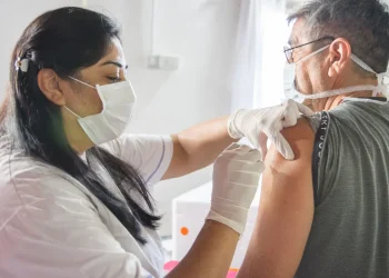 Vacuna Antigripal: estos son los grupos que primero recibirán las dosis