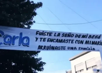 Se supo quién es Carla, “la seño” que “arruinó una familia” por acostarse con el papá de su alumno