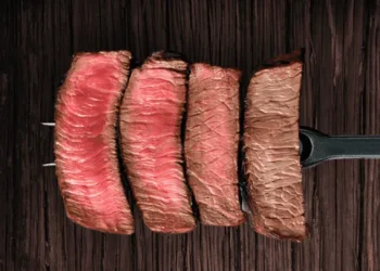 Mostró el punto de la carne «perfecto» y se hizo viral por las respuestas: «Andá al veterinario, tal vez sobreviva»