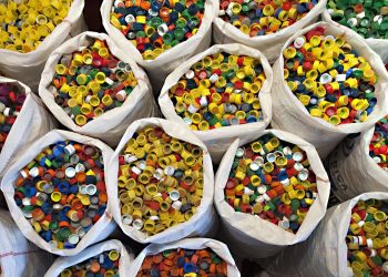 Se desarrolla una  campaña para juntar tapitas a beneficio de la Fundación Garrahan