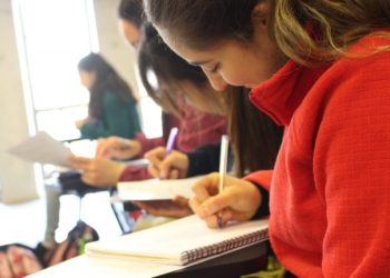 Habrá clases presenciales con normalidad para turnos vespertino y nocturno