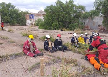 El grupo especializado USAR capacitó a bomberos voluntarios de Rama Caída sobre búsqueda y rescate
