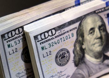 Expertos aseguran que el dólar podría caer hasta 5% en lo que resta de 2023