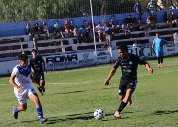 Deportivo Argentino vapuleó a Cuadro Nacional y se subió a la cima del torneo