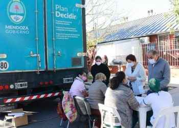 La Unidad Sanitaria Móvil del Ministerio de Desarrollo Social recorre los distritos asesorando sobre salud reproductiva y atendiendo a pacientes