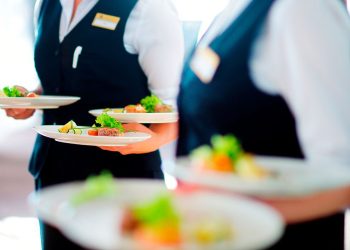 Se realizará una capacitación gratuita en idioma inglés para mozos y personal gastronómico