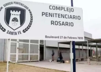 Por cuarta vez balean una sede penitenciaria de Rosario y una abogada sufrió lesiones