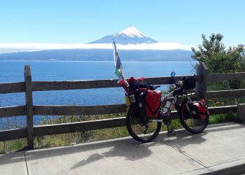 Tiene 73 años, es cicloviajera y sufrió un accidente en un paso internacional: “No me quita las ganas de seguir”