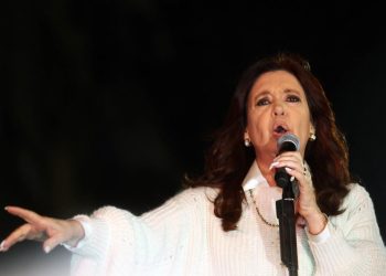 “Tuve la suerte de que la bala no salió”: Cristina Kirchner comparó el atentado en su contra con el colectivero asesinado