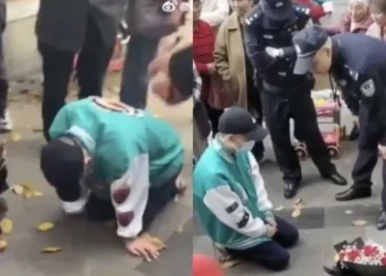 Viral: Un joven permaneció 21 horas de rodillas rogándole a su ex para que lo perdonara