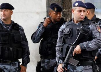 Violencia escolar en Brasil: un alumno de 14 años atacó con un hacha a dos niñas de 9 