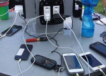 Por qué no usar estaciones gratuitas de carga para celulares