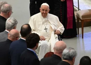 El Papa denunció «las políticas económicas que favorecen riquezas escandalosas para pocos»