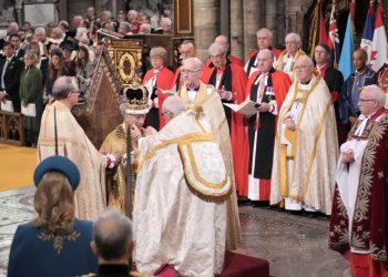 «Dios salve al Rey»: Carlos III fue coronado en la Abadía de Westminster