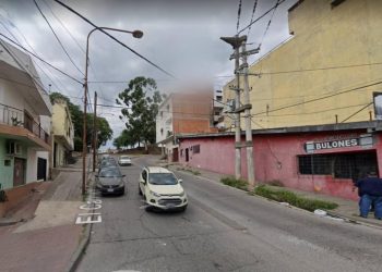 Otra tragedia en el país: se olvidó de poner el freno de mano, el auto rodó por una calle empinada y mató a una persona
