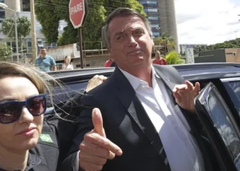 Allanan la casa de Bolsonaro y detienen a seis excolaboradores por fraudes con la vacuna de Covid-19
