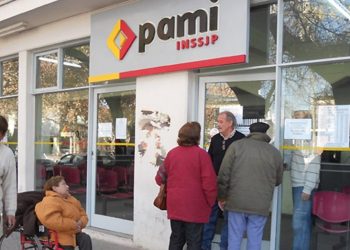 El Pami paga este mes $10.000 del Programa Alimentario