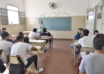 Mejoran los niveles de aprobación y permanencia en el sistema educativo secundario mendocino