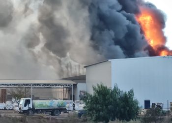 Voraz incendio en Plastiandino: confirman que las pérdidas son prácticamente totales